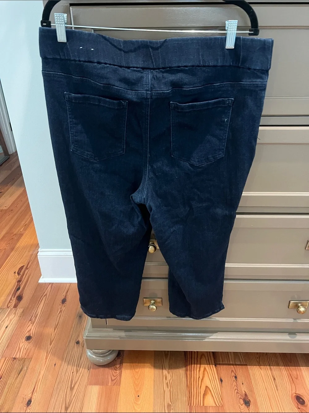 Chico’s Classic Dark Navy Pull-On Capri Jeans Size 3